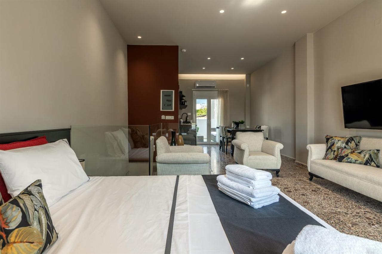 Andrews Luxury Suites Near The Airport 伊拉克利翁 外观 照片