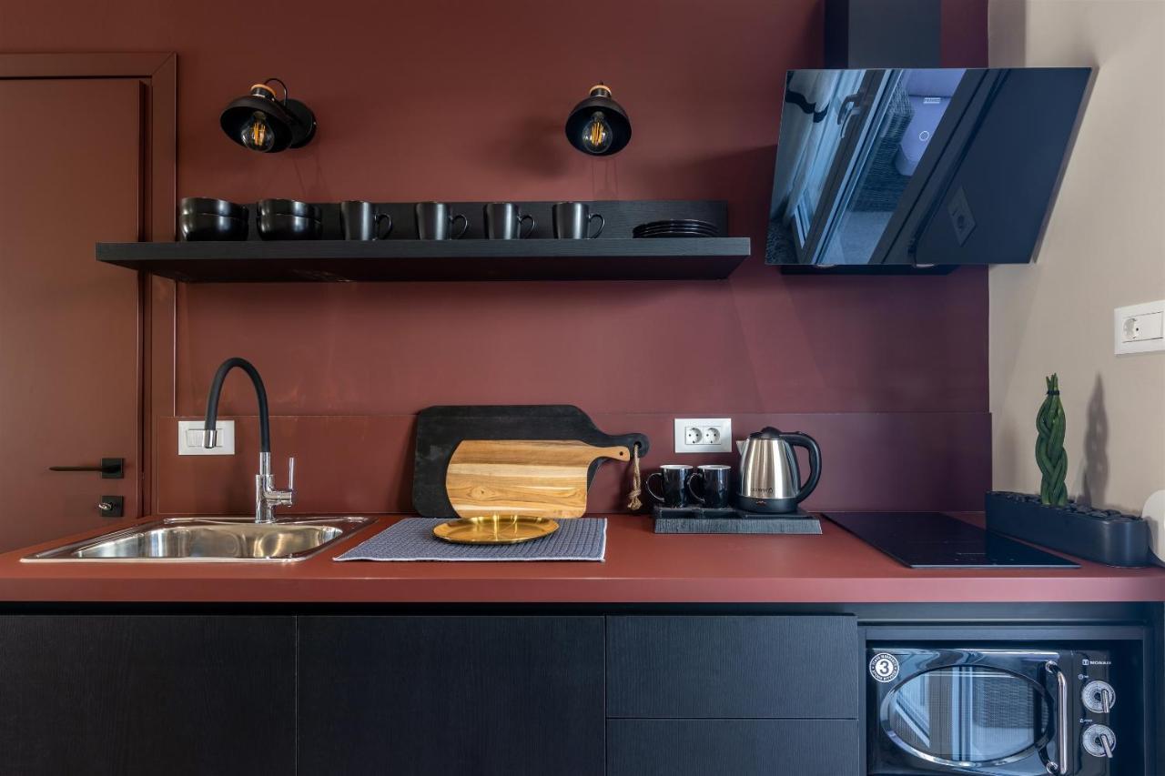 Andrews Luxury Suites Near The Airport 伊拉克利翁 外观 照片