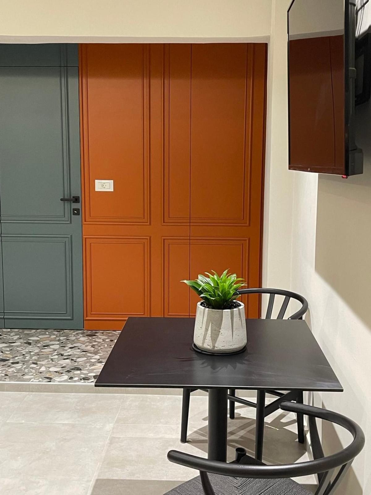 Andrews Luxury Suites Near The Airport 伊拉克利翁 外观 照片