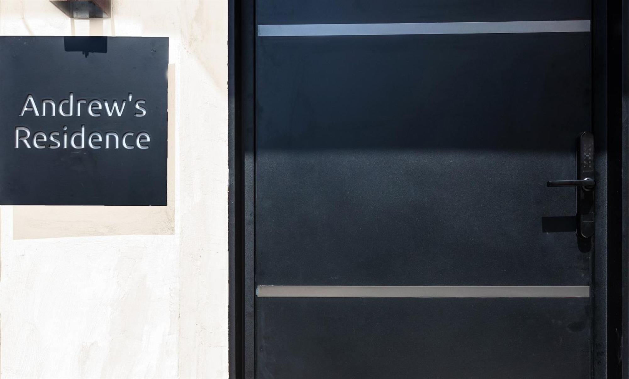 Andrews Luxury Suites Near The Airport 伊拉克利翁 外观 照片