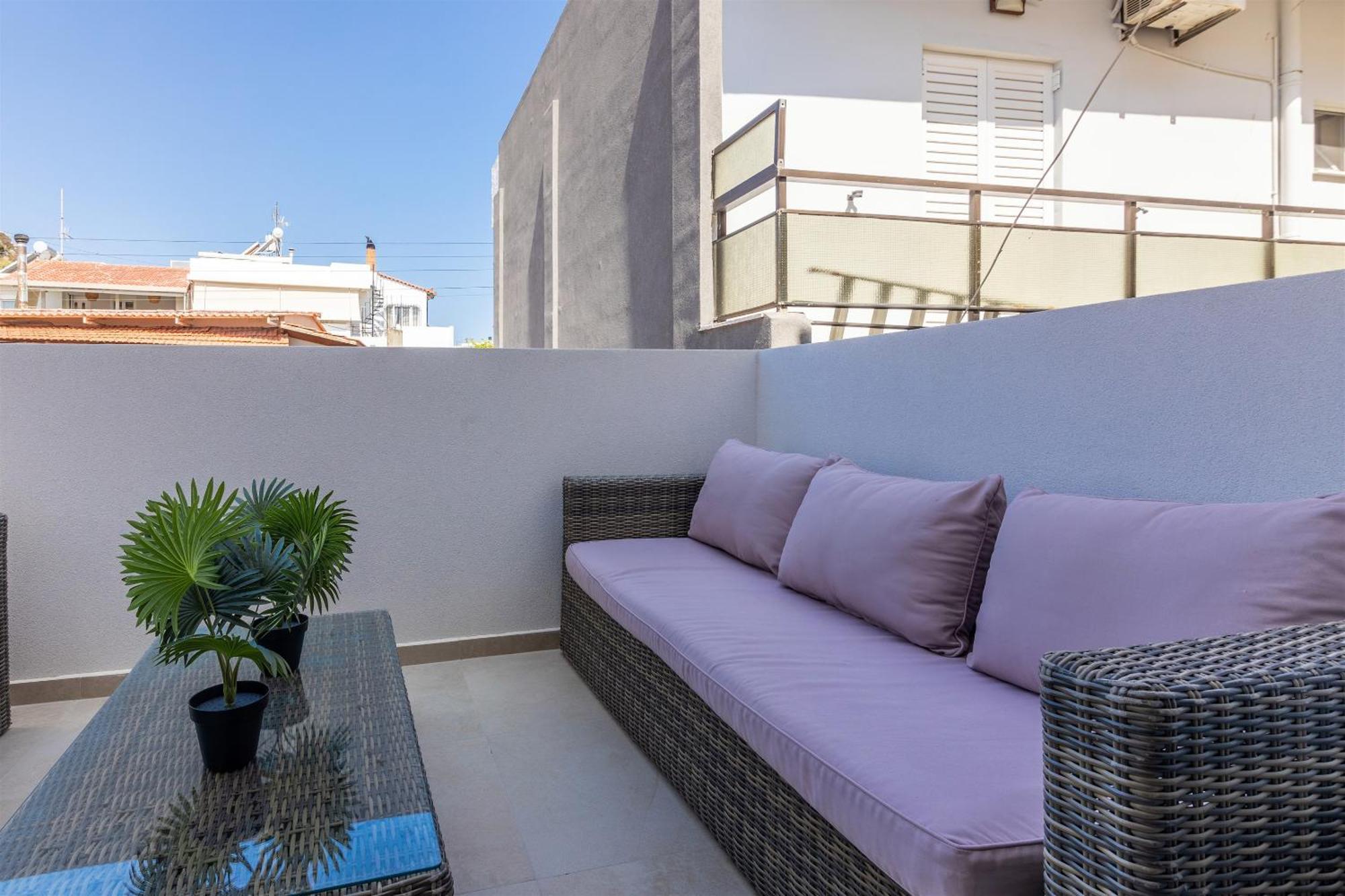 Andrews Luxury Suites Near The Airport 伊拉克利翁 外观 照片