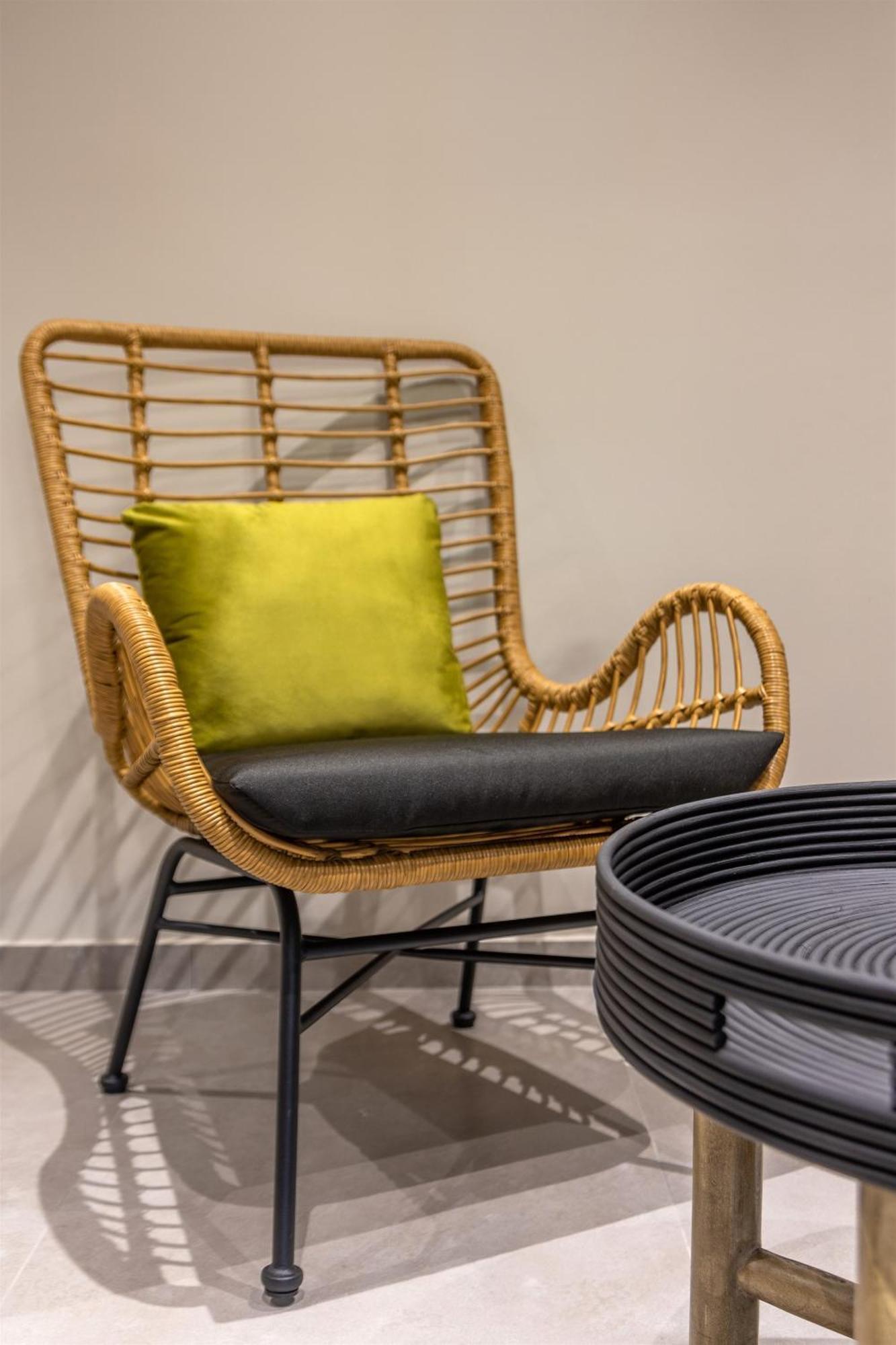 Andrews Luxury Suites Near The Airport 伊拉克利翁 外观 照片