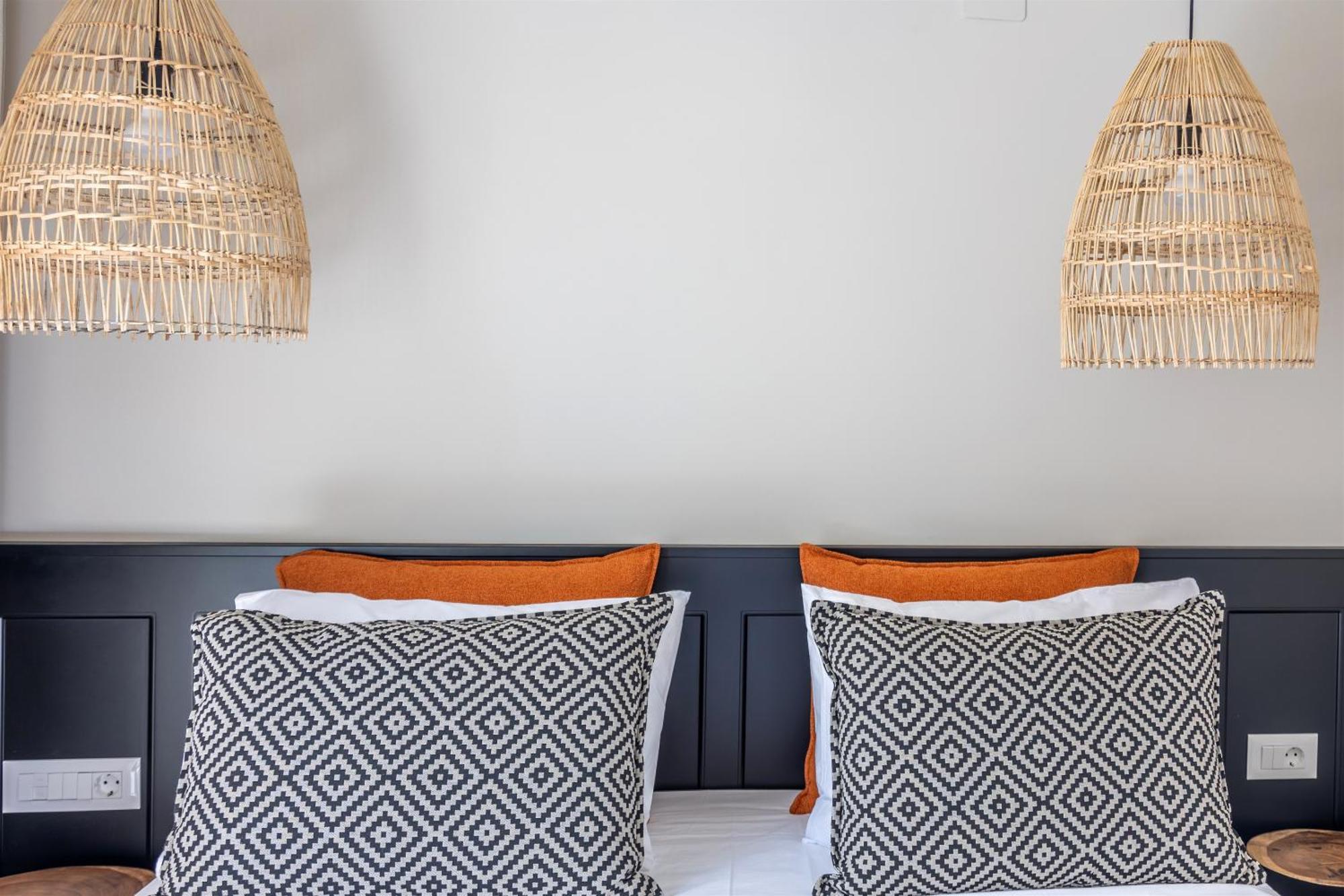 Andrews Luxury Suites Near The Airport 伊拉克利翁 外观 照片
